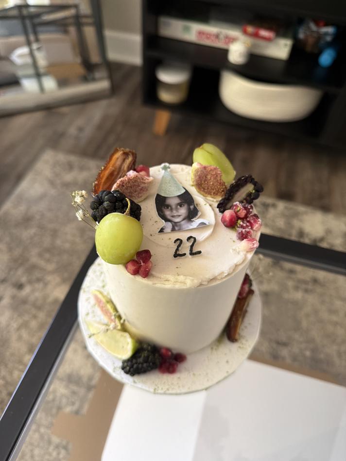 Custom cake by Mishti