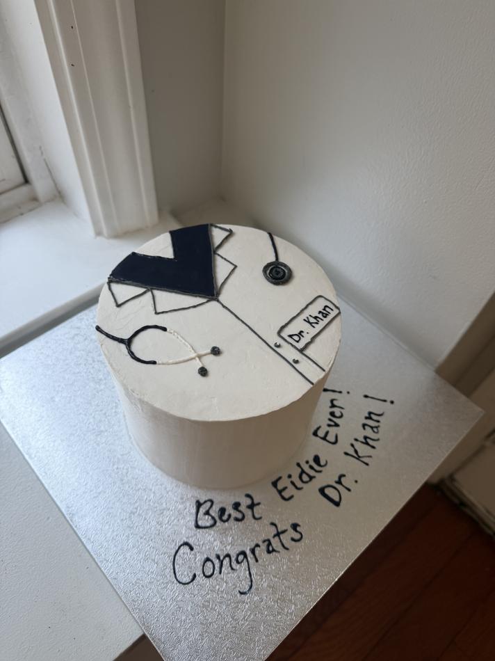 Custom cake by Mishti