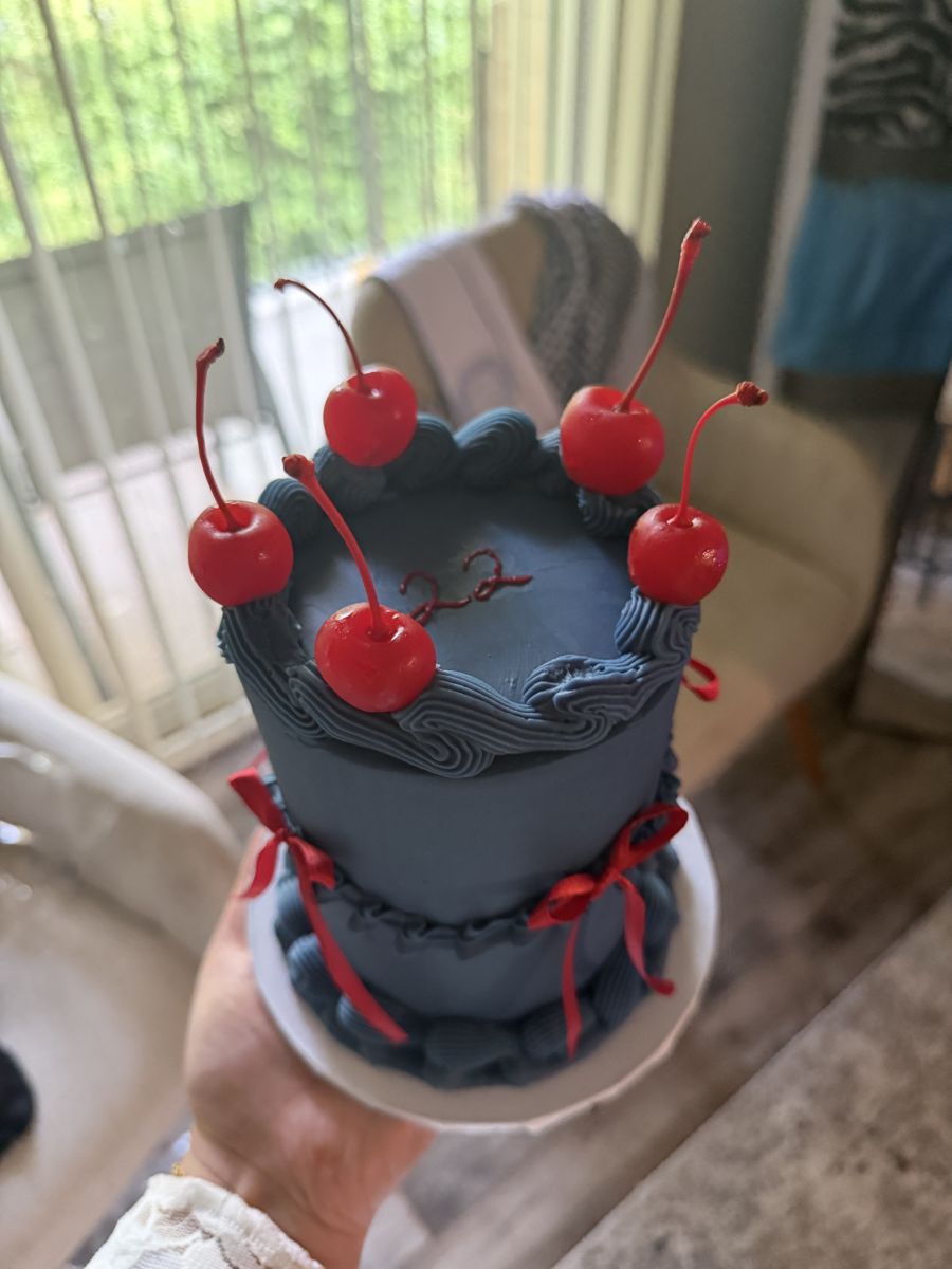 Little Miss 22 blue vintage heart cake